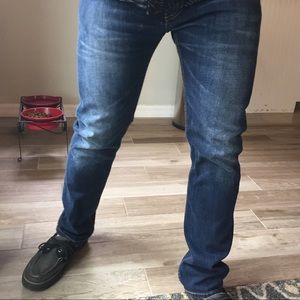513 Levi’s Men’s dark wash